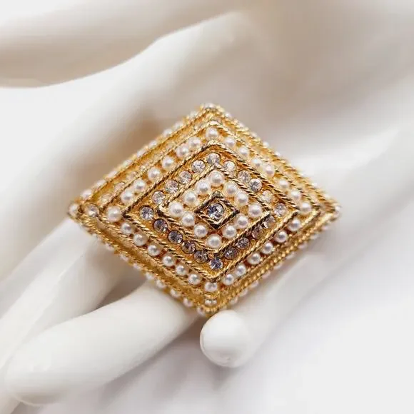 Vintage Rhinestone Faux Pearl Diamond Shaped Brooch Gold Tone Pin - 2 1/4 Inches - Picture 5 of 10